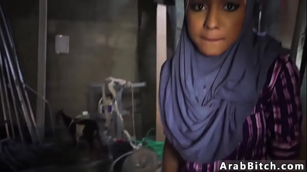 Titit Arab Keras Nancap Di Pantat Montok, 23km Dari Pangkalan