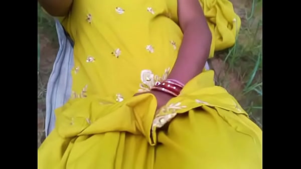 Gadis Di Ladang Dengan Suara Hindi Bikin Basah