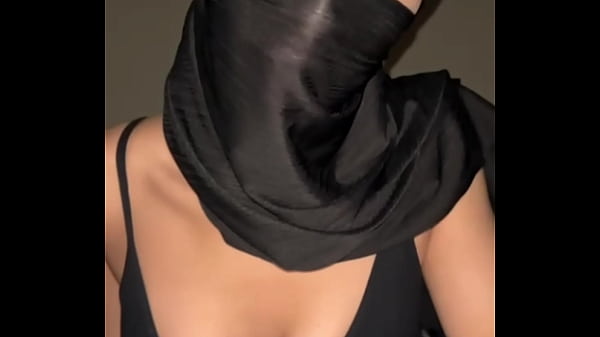 Nih Goyang-goyang Montoknya Arab, Muslim, Hijab Yang Bikin Makin Haus!