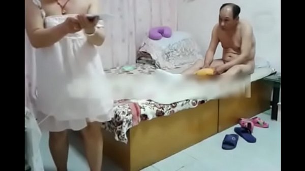 Cewek China Lagi Seru-seruan Sama Cowoknya Di Hotel, Sampe Ranjang Minta Ampun.