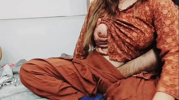 Ibu Tiri Pakistan Ngebut Anal Di Depan Suami Cuckold Sambil Potong Sayur, Suara Hindi Panas Bikin Makin Liar.