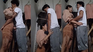 Adek Kakak Crot Di Sofa Pas Orang Rumah Pada Pergi