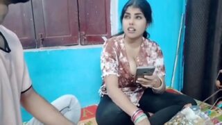 Bhabhi Montok Bayar Paket Pake Memek Basah