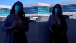 Siskaeee Pamer Tetek Besar Di Bandara, Bikin Penumpang Lihatin