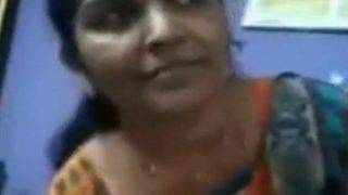 Tamil Aunty Buka Celana Dalam Di Video Call, Goyang-goyang Nakal.