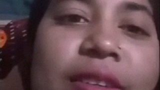 Video Call Telanjang Sama Selingkuhan, Tante Kampung Daihari Lagi Ngacir.