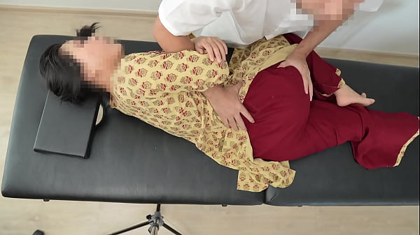 Nih Cewek India Desi, Pijetannya Bikin Merem Melek, Badan Lemes, Rasanya Kayak Lagi Digaruk-garuk Surga.