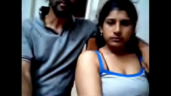 Desi Pasangan Ngentot Sambil Pamer Di Webcam
