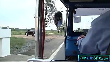 Bajingan Tua Thailand Di Jalan Digebukin Terus Digojlok Di Mobil.