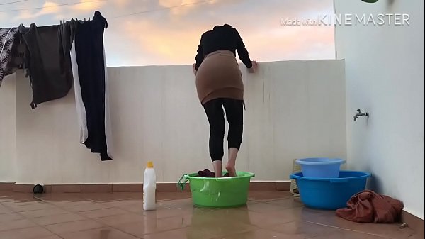 Hijab, Pantat Seksi, Dan Kaki Mulus Bikin Ngilu.