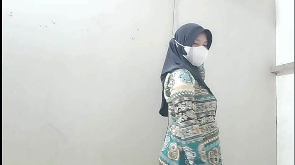 Ngentot Istri Tetangga Pas Suaminya Cabut Kerja, Enak Banget Rasanya.