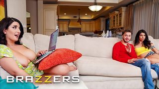 Sarah Arab Genit Godain Pacar Temen Sekamar Sampe Ngewe Panas Di Belakang, Brazzers