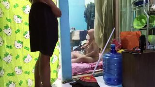 Ngentot Istri Temen Yang Lagi Sibuk Mainin Memek Sendiri, Saking Nafsunya Bikin Kontol Tegang