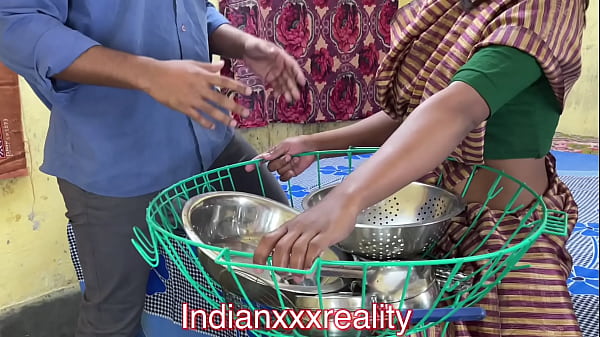 Nonton Video Xxx Keluarga Tiri India Paling Hot, Suara Hindi Jelas Bikin Crot Terus
