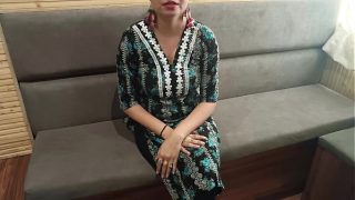Jija Ji Ngeliat Tubuh Seksi Saali, Langsung Crot Dan Ngewe Memek Sama Bontotnya Pake Suara Hindi.