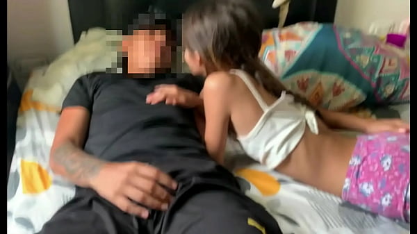 Hermanastra Ngewe Sama Kakak Tiri Pas Ortu Tiri Lagi Gak Di Rumah – Cerita Panas Full Banget…