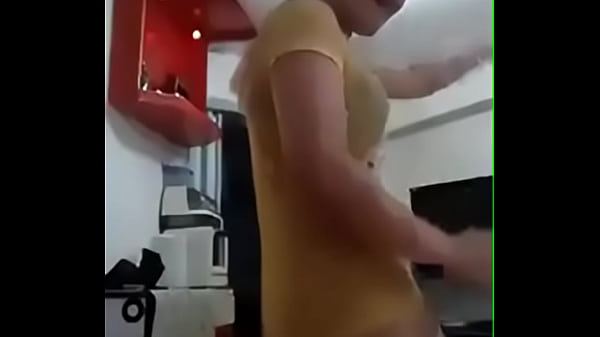 Cewek Indonesia Bikin Meleleh, Panasnya Bikin Minta Digebukin.