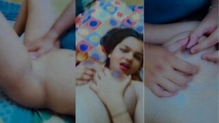 Desi Cewek Telanjang, Toketnya Dipencet-pencet Sambil Jari Main Di Memek
