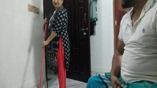 Istri Montok Bantu Suami Ngecrot Pasangan Desi Mesum.