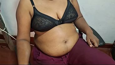 Nikmatin Aja Tuh Body Montok Ala Emak-emak Asia, Bikin Ngaceng Terus.