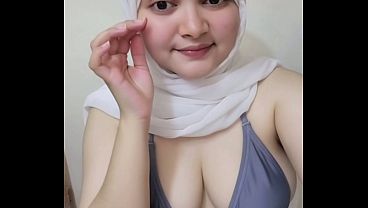 Hari-hari Pertama Goyang Twerking Pakai Hijab, Bikin Makin Panas Dan Nakal.