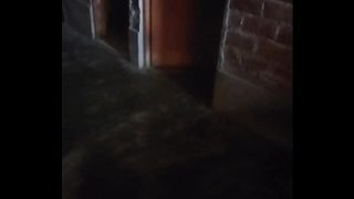 Ibu Muda Single Ngajak Masuk Rumah Gegara Duit, Siap Digoyang Di Kamar.