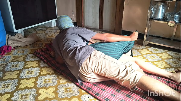 Ngentot Adik Tiri Manisku Di Dapur, Crot Di Meja Makan.