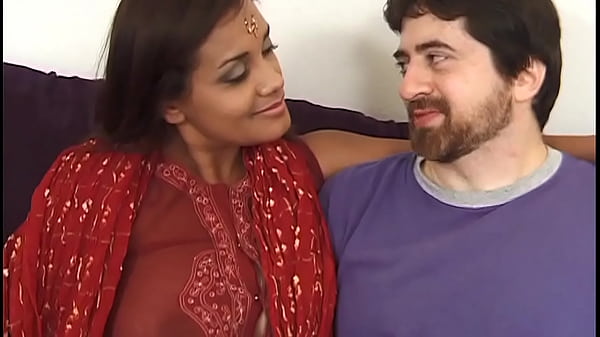 Bini Orong Shriya Aunty Ngentot Bareng Kakak Tiri Dan Temennya – Suara Hindi Jelas Bikin Mendingin