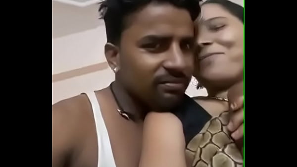 Desi Tante Montok, Tekanin Susu Gede Sampe Muncrat
