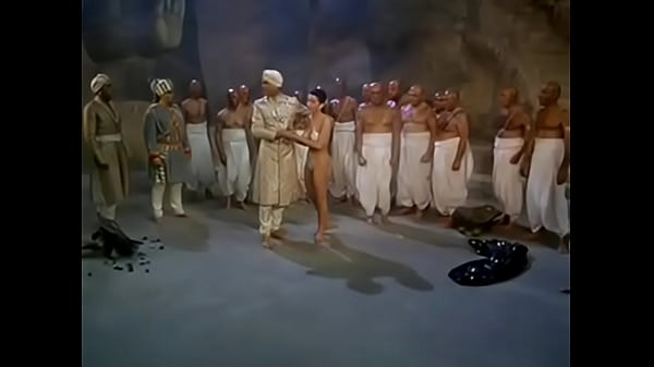 Makam India Yang Bikin Makin Pengen Main-main Di Dalamnya