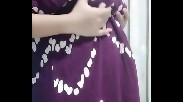 Bu Guru Hijab Nunjukin Memek Basah