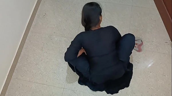 Cewek Pembantu Desi India Lagi Digenjot Sama Majikan, Suara Hindi-nya Jelas Banget, Pussy Basah Kena Kontol.