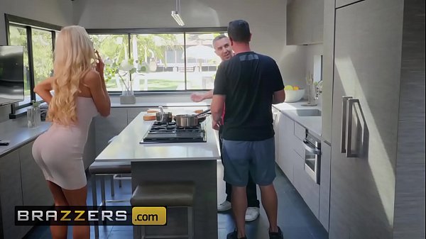 Istri Tetangga Colmek Sambil Nonton Suami Ngentot – (courtney Taylor, Keiran Lee) – Courtney Bantuin Suami Biar Cepet Keluar – Brazzers