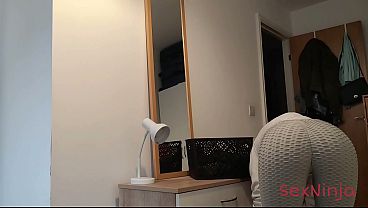 Sengaja Kerasin Kontol Depan Ibu Tiri, Biar Dia Lihat Sampai Ngiler