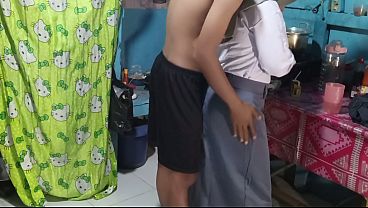 Ngentot Adik Ipar Di Dapur, Pas Siap-siap Berangkat Sekolah, Makin Panas Dan Basah.