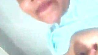 Ngentot Sambil Selfie, Video Desi Homemade Bikin Crot