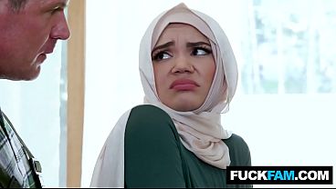 Wtf, Cewek Hijab Manis Ini Baru Pertama Kali Nge-seks Sama Tukang Ledeng Naudi Nala, Jason Sarcinelli
