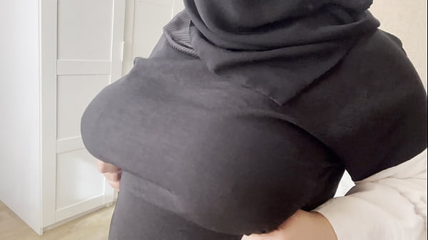 Teman Punya Istri Arab, Pamer Tetek Gede