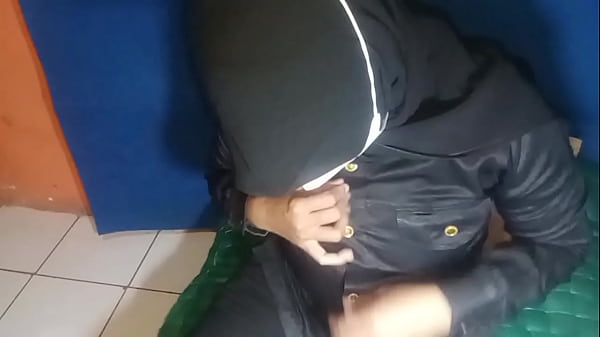 Satpam Cewek Sange Colmek Sampe Muncrat, Bikin Ngaceng Abis