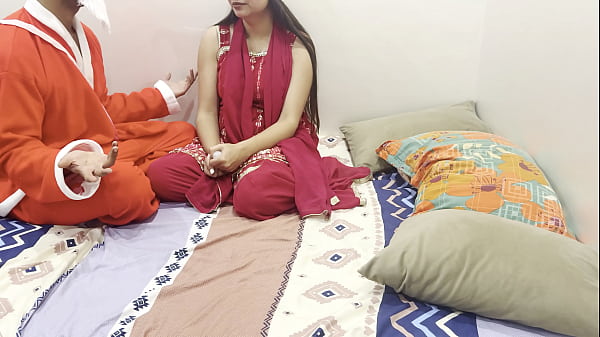 Tahun Baru 2026, Video Bokep Paling Hot Dengan Dirty Talk Hindi Roleplay Saarabhabhi, Nafsu Menggila Bareng Santa Yang Bikin Makin Basah.